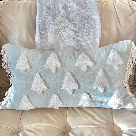 Rachel Zoe Christmas Tree Throw - Picture 4 of 5